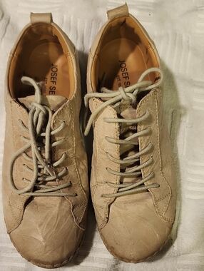 Josef Seibel Women s Lace-Up Sneakers in Light Beige